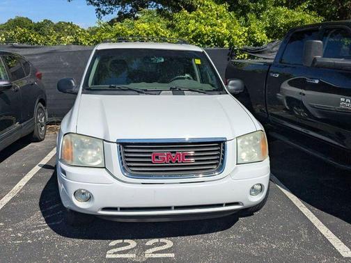 Summit White 2002 GMC Envoy SLE