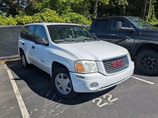 Summit White 2002 GMC Envoy SLE