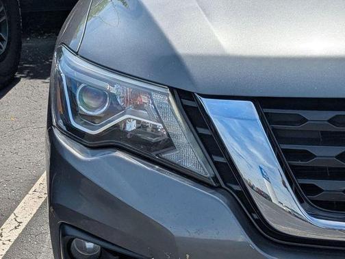 Gun Metallic 2018 Nissan Pathfinder SV
