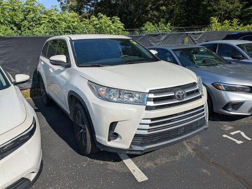 Blizzard Pearl 2019 Toyota Highlander LE