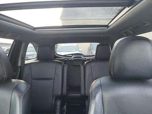 2017 Toyota Highlander Limited Platinum