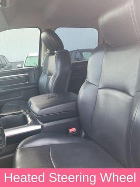 Brilliant Black Crystal Pearlcoat 2017 RAM 1500 Night Crew Cab 4x4 5'7' Box