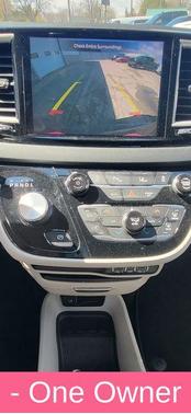 Ceramic Gray Clearcoat 2023 Chrysler Pacifica Touring L