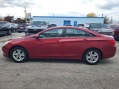 2011 Hyundai SONATA GLS