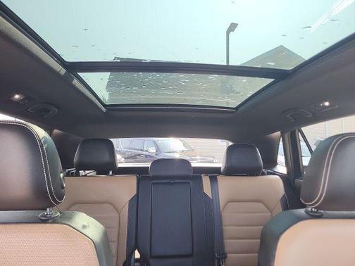 2023 Volkswagen Atlas Cross Sport 3.6L V6 SEL Premium R-Line