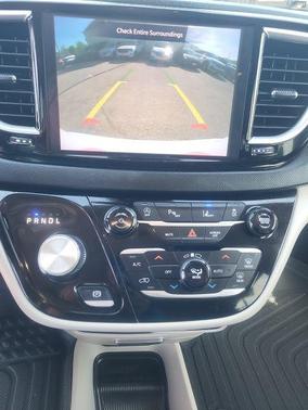 Bright White Clearcoat 2023 Chrysler Pacifica Touring L