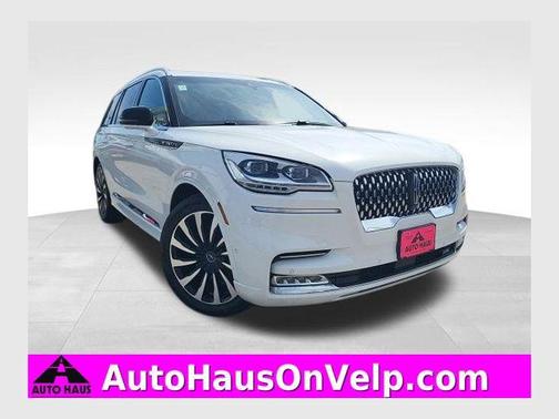 Pristine White Metallic Tri-Coat 2023 Lincoln Aviator Black Label Grand Touring AWD