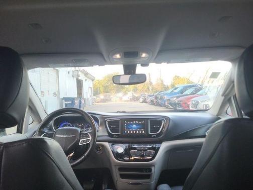 2020 Chrysler Pacifica Touring L