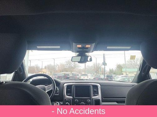 Diamond Black Crystal Pearlcoat 2021 RAM 1500 Classic Warlock