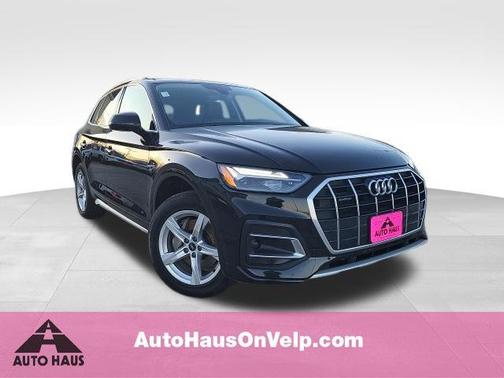 Mythos Black Metallic 2023 Audi Q5 40 Premium