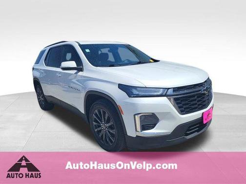 Summit White 2023 Chevrolet Traverse RS
