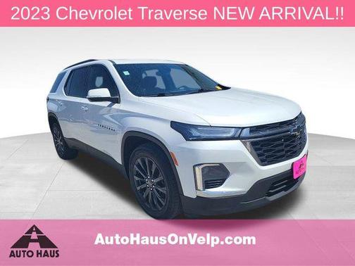 Summit White 2023 Chevrolet Traverse RS