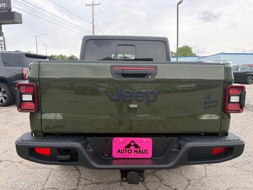 Sarge Green Clearcoat 2021 Jeep Gladiator Willys 4x4