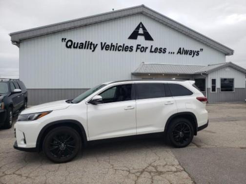 Photo 5 of 7 of 2019 Toyota Highlander SE