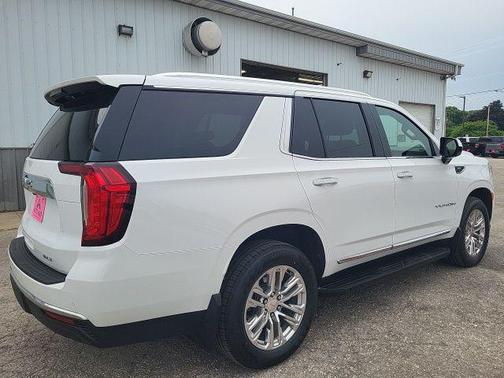 2022 GMC Yukon SLT