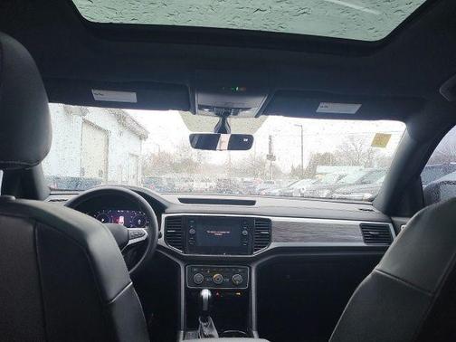 2022 Volkswagen Atlas Cross Sport 2.0T SE w/Technology 4MOTION