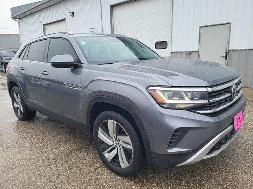 2022 Volkswagen Atlas Cross Sport 2.0T SE w/Technology 4MOTION