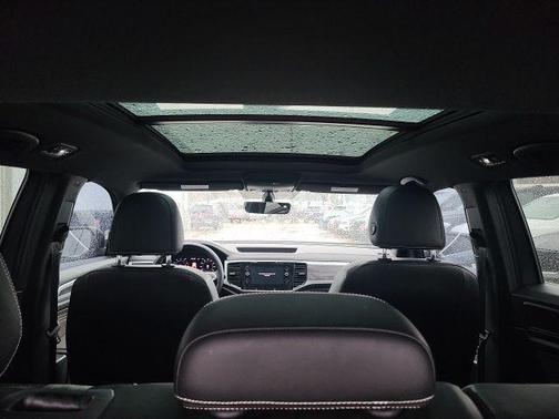 2022 Volkswagen Atlas Cross Sport 2.0T SE w/Technology 4MOTION