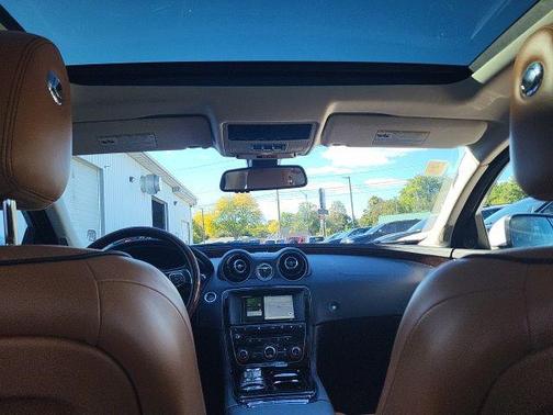 2016 Jaguar XJ XJ R-Sport