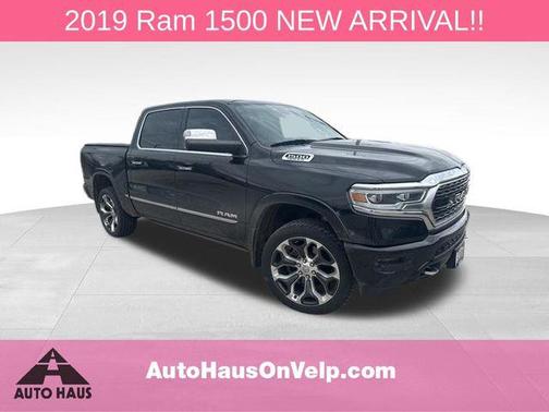 Diamond Black Crystal Pearlcoat 2019 RAM 1500 Limited