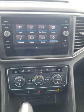 2020 Volkswagen Atlas Cross Sport 3.6L V6 SE w/Technology R-Line