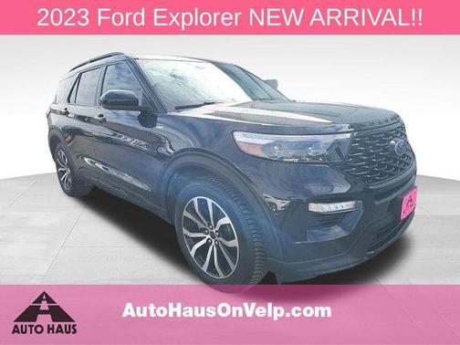 Agate Black Metallic 2023 Ford Explorer ST-Line