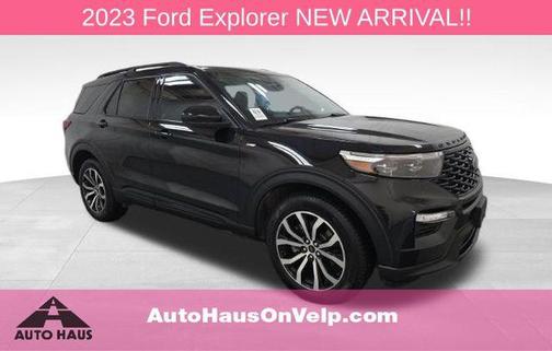 Agate Black Metallic 2023 Ford Explorer ST-Line