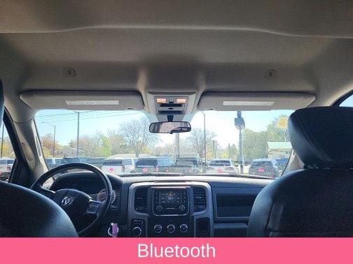 Brilliant Black Crystal Pearlcoat 2019 RAM 1500 Express
