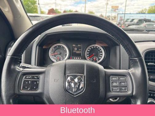 Brilliant Black Crystal Pearlcoat 2019 RAM 1500 Express