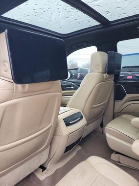 Crystal White Tricoat 2021 Cadillac Escalade ESV Premium Luxury