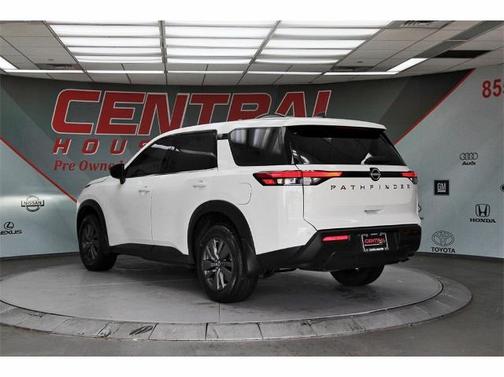 2025 Nissan Pathfinder S