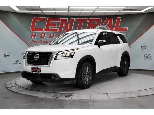 2025 Nissan Pathfinder S