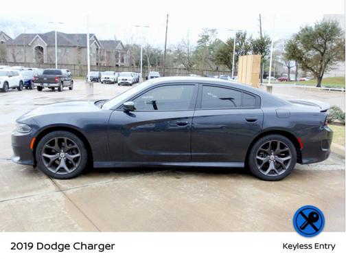 Photo 5 of 5 of 2019 Dodge Charger GT