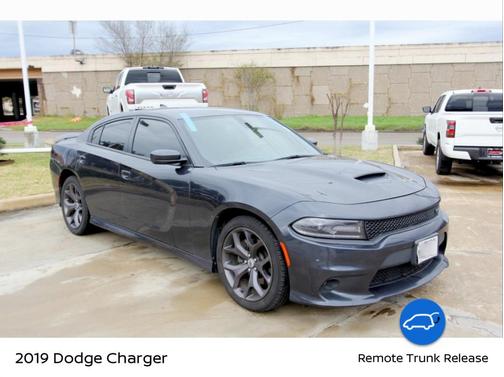 Photo 2 of 5 of 2019 Dodge Charger GT