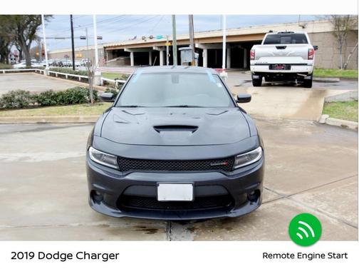Photo 3 of 5 of 2019 Dodge Charger GT