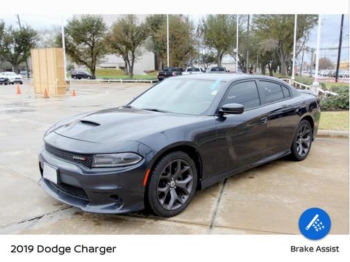 Photo 4 of 5 of 2019 Dodge Charger GT