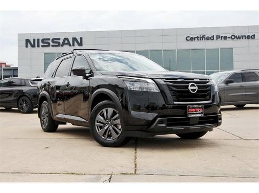 2024 Nissan Pathfinder SV