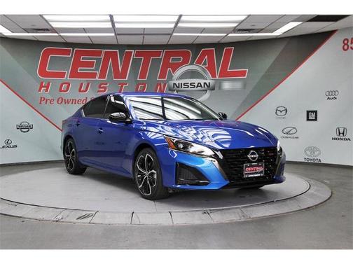 2025 Nissan Altima SR