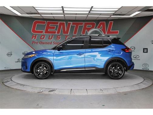 2023 Nissan Kicks SR