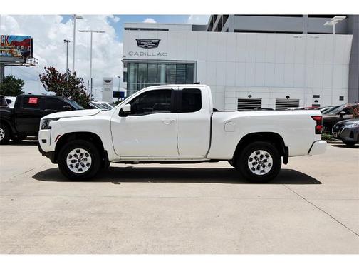 2024 Nissan Frontier SV