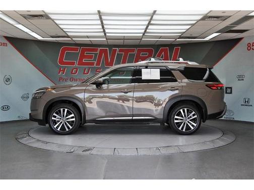 2024 Nissan Pathfinder Platinum