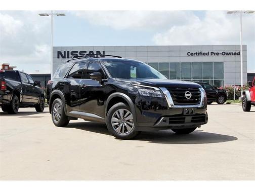 2024 Nissan Pathfinder SV
