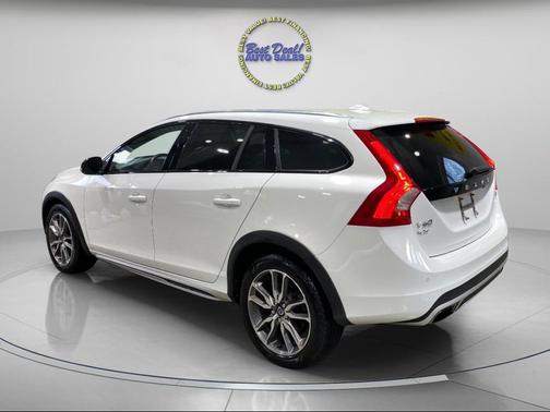 2015 Volvo V60 Cross Country T5