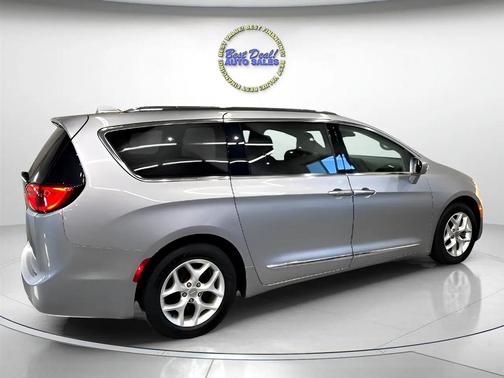 2018 Chrysler Pacifica Touring-L Plus