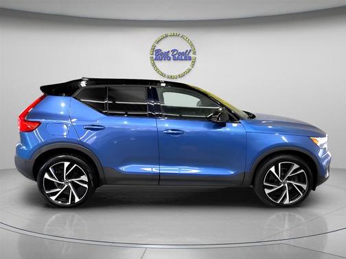 2019 Volvo XC40 T5 R-Design