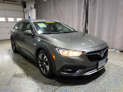 2019 Buick Regal TourX Essence