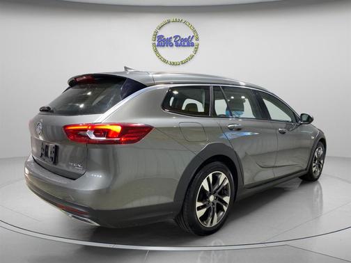 2019 Buick Regal TourX Essence