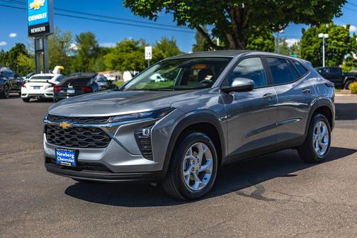 Sterling Gray Metallic 2026 Chevrolet Trax LS