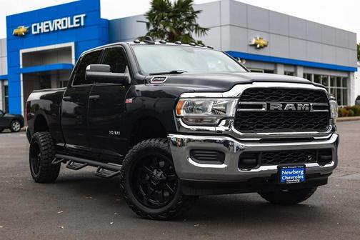 2021 RAM 2500 Tradesman Crew Cab 4x4 6'4' Box