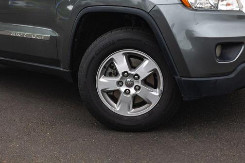 Mineral Gray Metallic Clearcoat 2012 Jeep Grand Cherokee Laredo